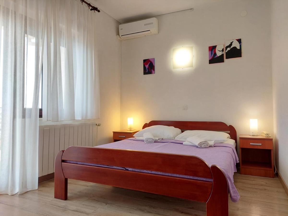 Bed and Breakfast Pansion Klaudija Цриквеница Экстерьер фото